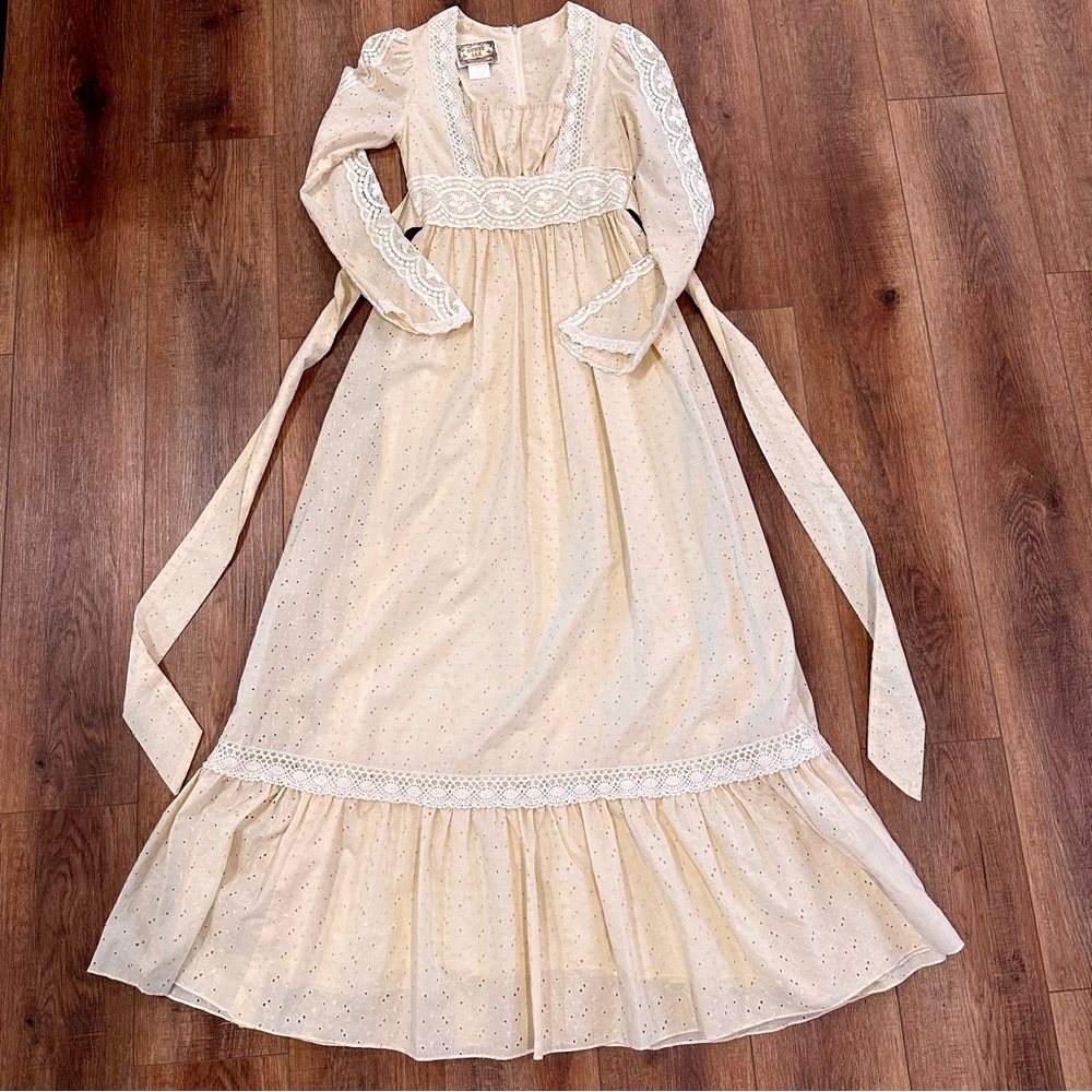 Free Shipping! Gunne Sax Maxi Dress